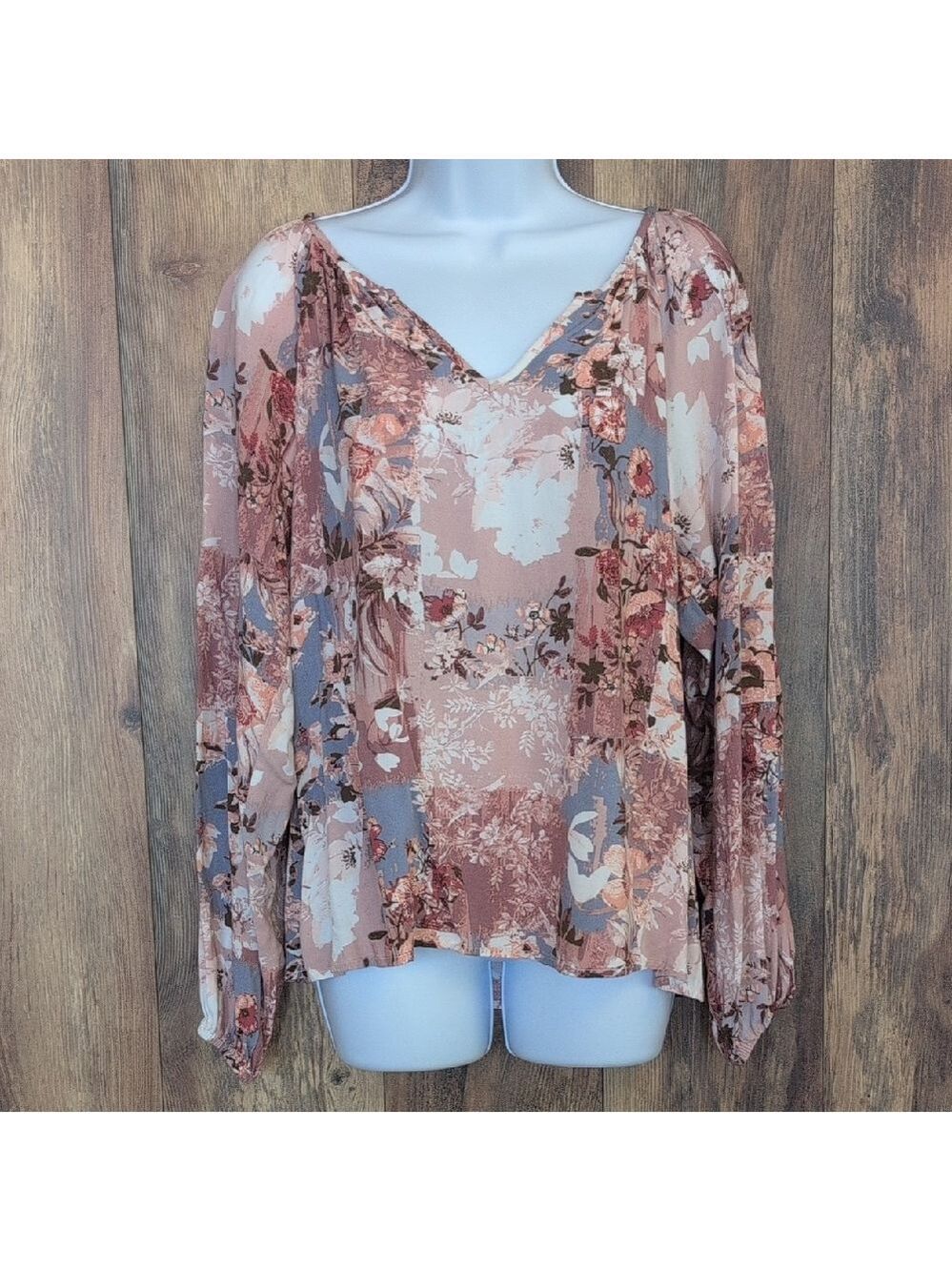 ANDREE BY UNIT Floral V-Neck Blouse M L123